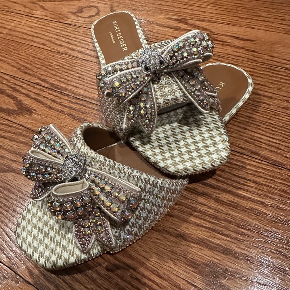 Kurt Geiger Beige and Gold Embellished Bow Slide Mules - Picture 2 of 3